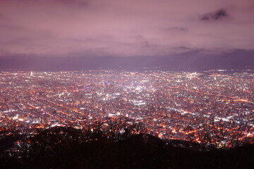 Obraz premium 日本 北海道 札幌 藻岩山 山頂展望台からの夜景