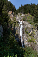 Blick auf den mächtigen Klammbach-Wasserfall -  Wanderung im Antholzer Tal in Südtirol