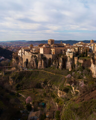 Fototapeta na wymiar krajobraz widok góry budynki architektura cuenca hiszpania