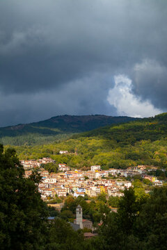 Scorci del paese di Tonara, provincia di Nuoro, Sardegna