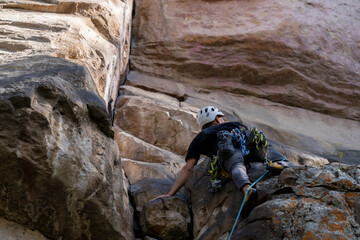 Rock Climber climbing the route Para mis amigos in Suesca Colombia © Gabriel Roveda