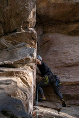 Rock Climber climbing the route Para mis amigos in Suesca Colombia © Gabriel Roveda