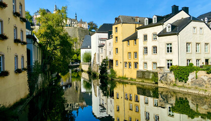 Fototapeta na wymiar View of the river and houses in Luxembourg 