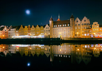 Fototapeta na wymiar night view of Gdańsk 