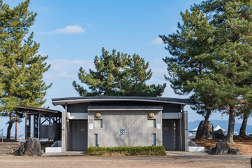公園内の公衆トイレ