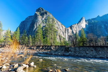 Fototapeta na wymiar Sunny view of the bridalveil fall of Yosemite National Park