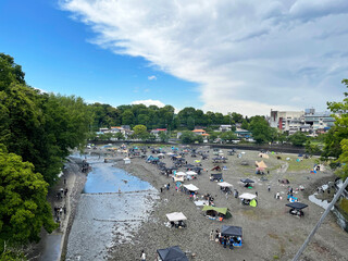 飯能河原のキャンプ風景