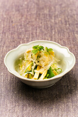 家庭料理　高野豆腐と糸寒天の酢の物　日本
