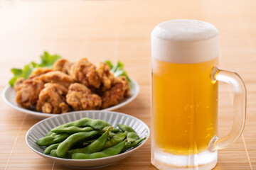 生ビールとおつまみ