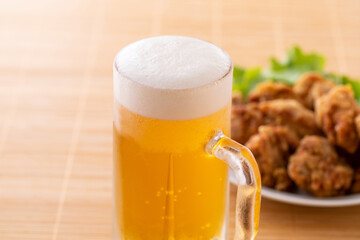 生ビールと唐揚げ