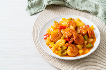 Stir-fried sweet and sour with fried shrimp