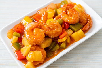 Stir-fried sweet and sour with fried shrimp