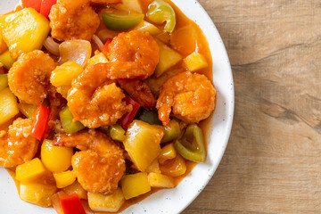Stir-fried sweet and sour with fried shrimp