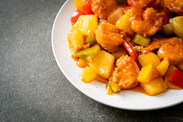 Stir-fried sweet and sour with fried shrimp