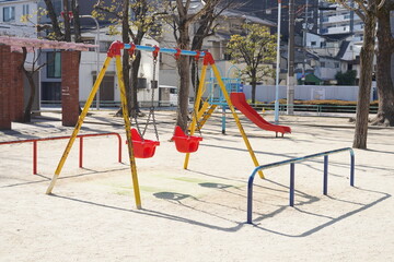 公園のブランコ