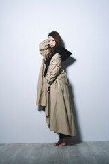 クールな女性ポートレート