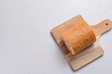 いちごのロールケーキ