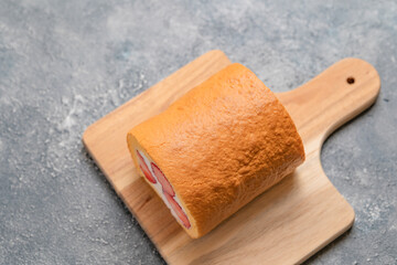 いちごのロールケーキ