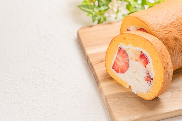 イチゴのロールケーキ