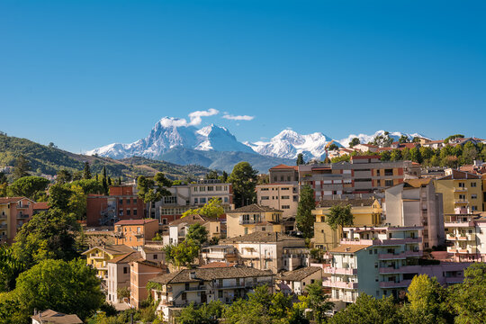 Overview of the city of Teramo and the mountain in the background