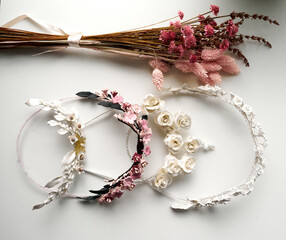 Handmade tiaras naturals flowers and china