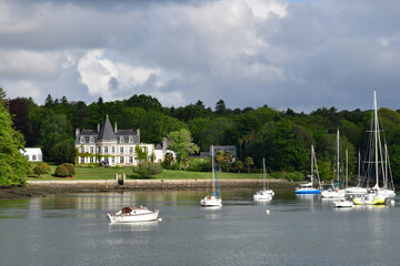 Fototapeta na wymiar Brittany; France - may 16 2021 : a beautiful cruise between Benodet and Quimper
