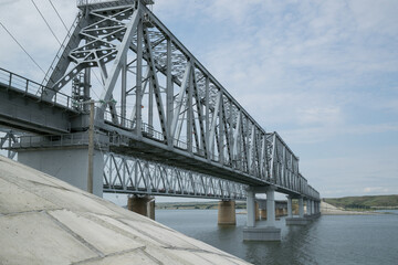 Fototapeta na wymiar new railway bridge across the river