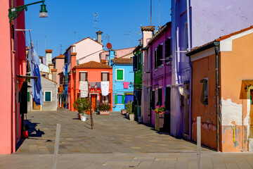 Fototapeta na wymiar colorful houses on the island of burano near venice, italy