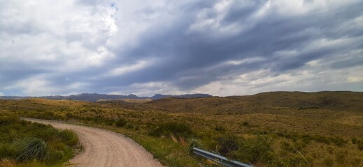 road in the mountains, vamino en la montaña