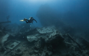 Naklejka na ściany i meble Ship Wrecks and Hammerhead Sharks - Scuba Diving