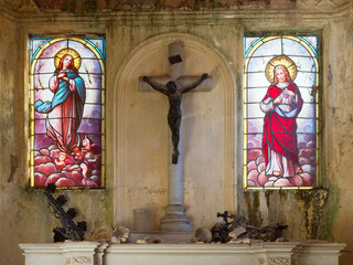 Stained glass windows and crucifix - 489616237