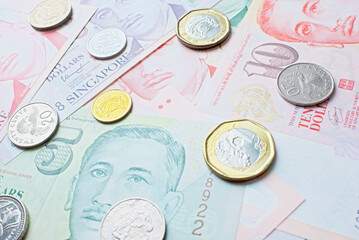シンガポールドル紙幣と硬貨