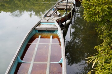 柳川に浮かぶ舟