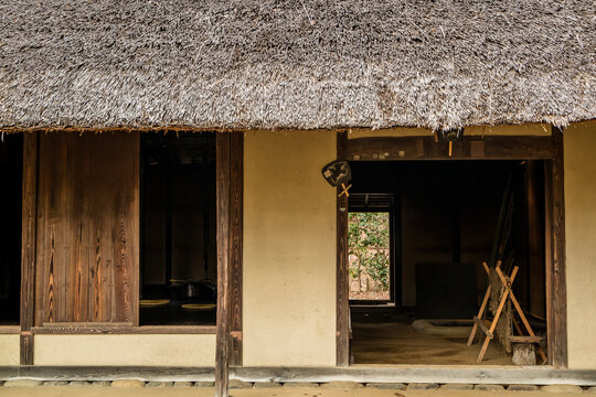 藁葺き屋根」の写真素材 | 58,037件の無料イラスト画像 | Adobe