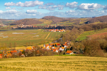 Obraz premium Frühlingsspaziergang rund um die Burgruine Brandenburg im wunderschönen Werratal - Lauchroeden - Thüringen
