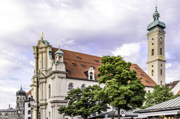 Fototapeta na wymiar Old church in Munich