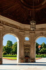 Obraz premium Historic domed building in park