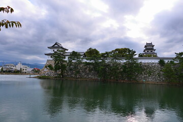 水の満たされた城の外堀
