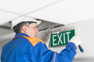 the master in uniform, for the maintenance of emergency evacuation exits, repairs the warning...