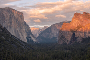 Naklejka na ściany i meble Autumnal natural landscape from Yosemite National Park, California, United States