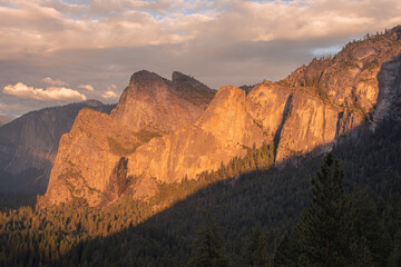 Fototapeta na wymiar Autumnal natural landscape from Yosemite National Park, California, United States