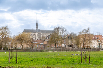 Cathédrale Notre-Dame d'Amiens depuis le parc Saint-Pierre