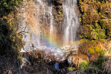 冬の白糸の滝の虹