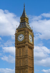 Fototapeta na wymiar Londen - Big Ben separat mit Wolkenhimmel / Erbaut 1859 Londen - Big Ben separate with cloudy sky / Built 1859
