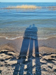 Menschliche Schatten an der Ostseeküste