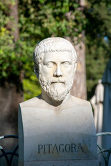 Pythagoras bust sculpture in Villa Borghese gardens , Rome, Italy - obrazy, fototapety, plakaty