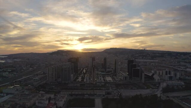 NAPOLI Centro Direzionale. A richiesta disponiamo della clip intera di maggior durata ed in formato originale MOV RAW 10bit