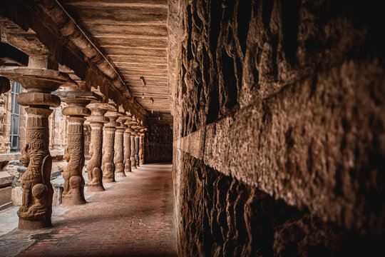 Thiru Parameswara Vinnagaram or Vaikunta Perumal Temple is a temple dedicated to Vishnu, located in Kanchipuram in the South Indian state of Tamil Nadu - One of the best archeological sites in India