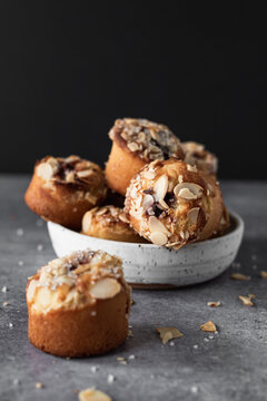 Tea cakes with almonds