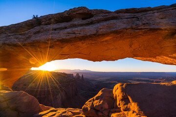 Mesa arch,Canyonland National park at sunrise,Moab,Utah,usa.  ud.